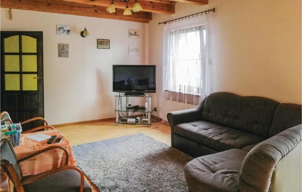 Дома для отпуска Three-Bedroom Holiday home in Slawno Sławno
